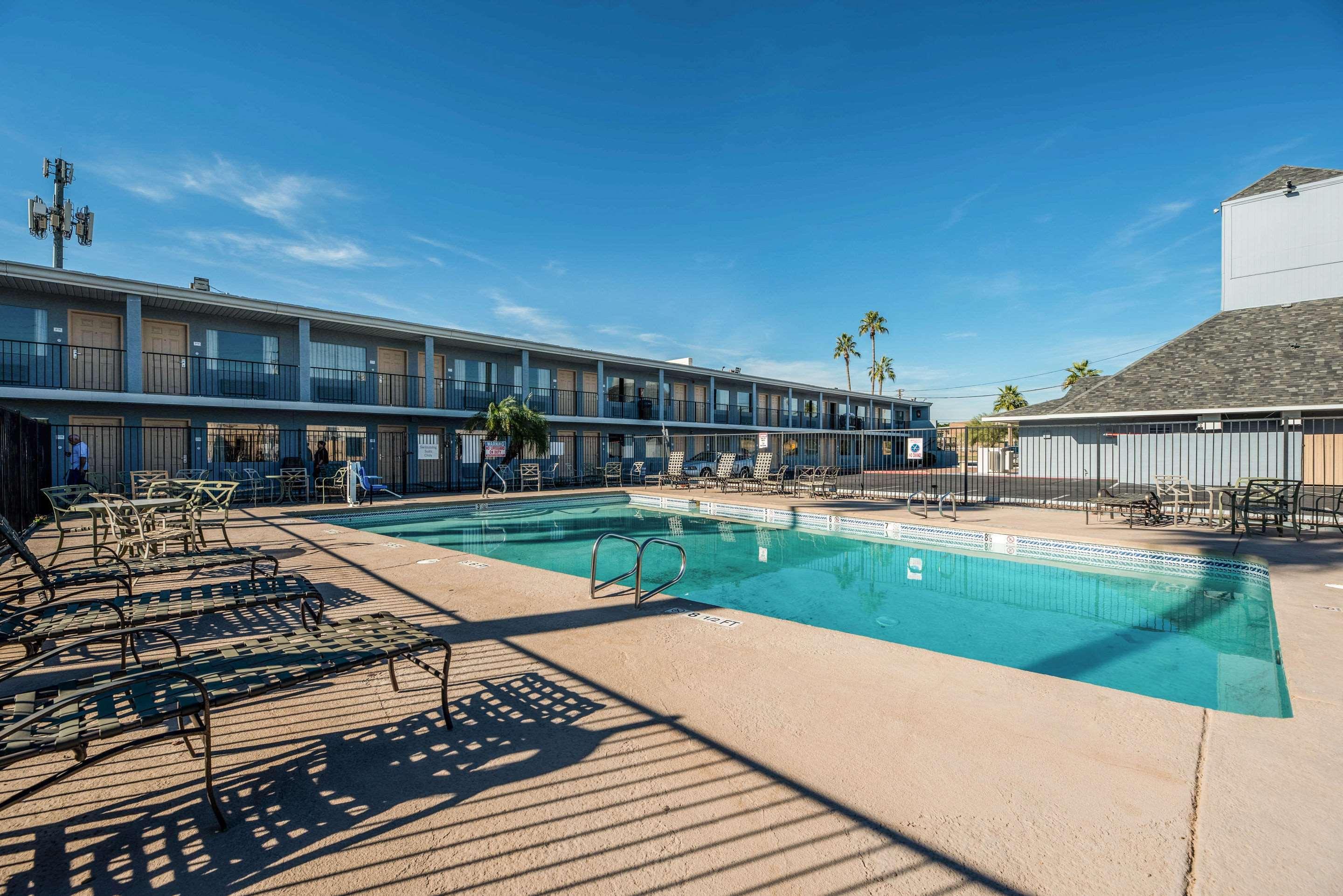 Econo Lodge Phoenix North I-17 Exterior photo