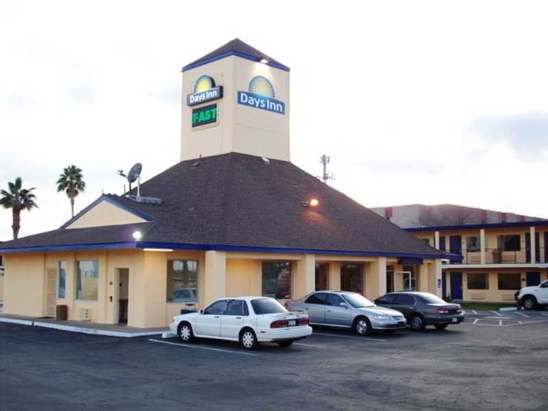 Econo Lodge Phoenix North I-17 Exterior photo